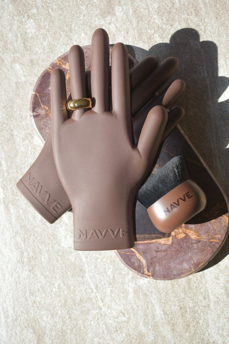 Close up of NAVVE glaze Gloves & Blurring Brush